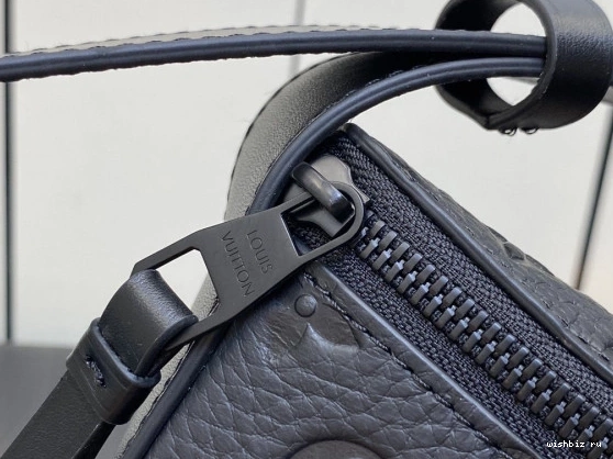 WIS VUITTON Moon Crossbody LOUIS 0810